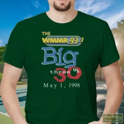 1998 90s Wmmr Radio Station Music Rock Tee Pink Floyd Rolling Stones Led Zeppelin Shirt 6 Men's 1998 90s Wmmr Radio Station Music Rock Pink Floyd Rolling Stones Led Zeppelin T Shirt In Forest Green, Front View On Light Wood Background